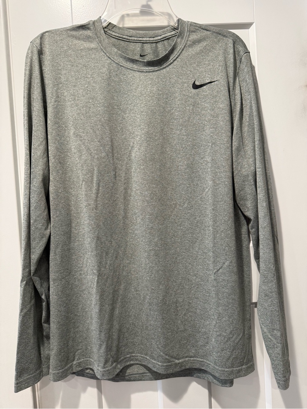 Nike Dri-FIT Legend Men's Long-Sleeve Fitness/Training Top, gray, size M